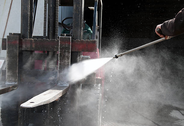 Best Garage Pressure Washing  in Connell, WA